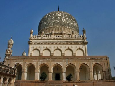 Hyderabad: tomb of Muḥammad Quṭb Shah