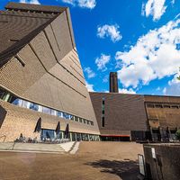 Tate Modern extension Switch House, London, England. (Tavatnik, museums). Photo dated 2017.