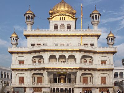 Akal Takht crowd