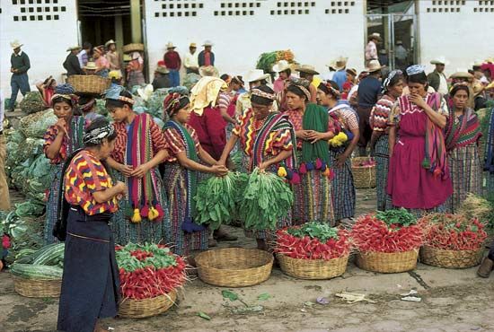 Almolonga market