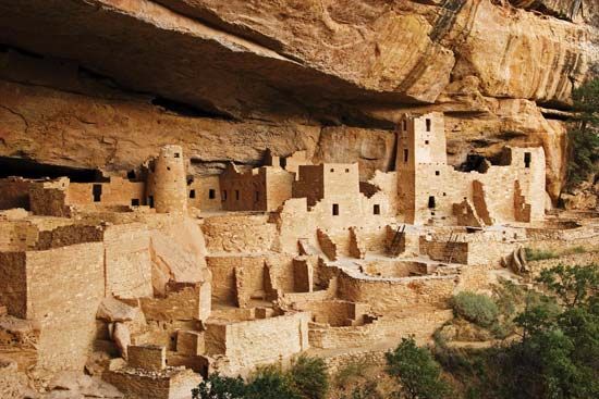 cliff dwellings of Anasazi culture