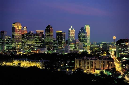 skyline of Dallas, Texas, at night