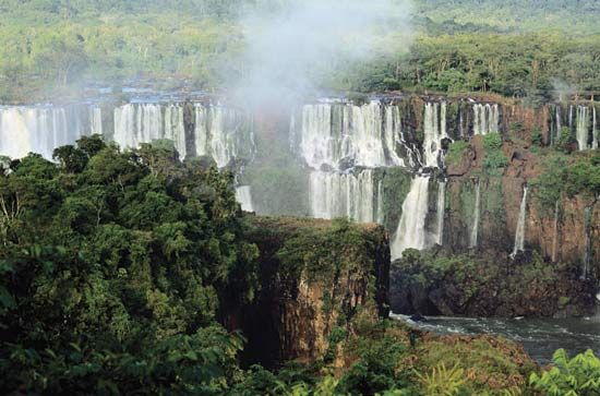 Iguaçu Falls (Argentina and Brazil)