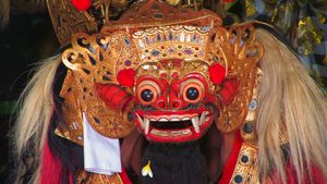 Watch a clip of a Balinese dance-drama featuring Barong