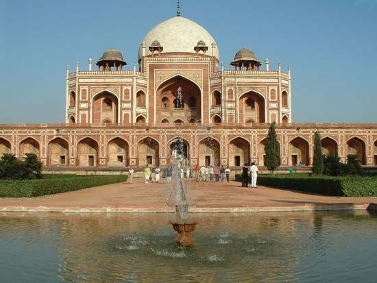 Delhi: Humāyūn's tomb