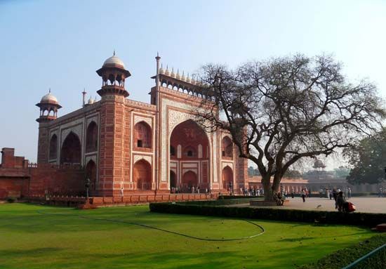 Taj Mahal: main gateway