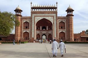 Taj Mahal: southern gateway