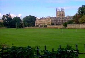 Take a quick lesson in University of Oxford history and tour its collection of colleges and schools