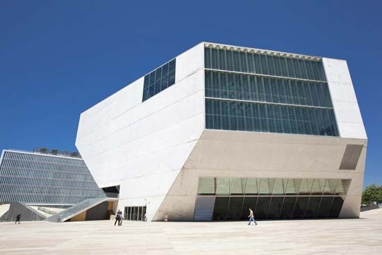 Rem Koolhaas: Casa da Música (House of Music)