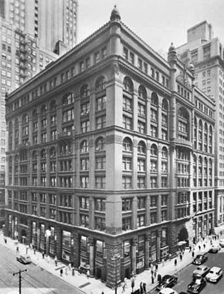 The Rookery Building, Chicago, designed by Burnham & Root, completed 1886.