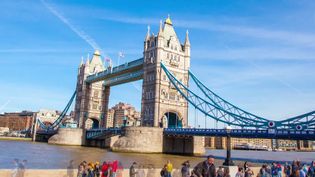 Experience the historic buildings and sites of London, the busy capital of the United Kingdom, and the River Thames