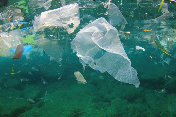 Environmental problem of plastic rubbish pollution in ocean