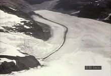 Learn how scientists use time-lapse photography to track movement and flow of glaciers