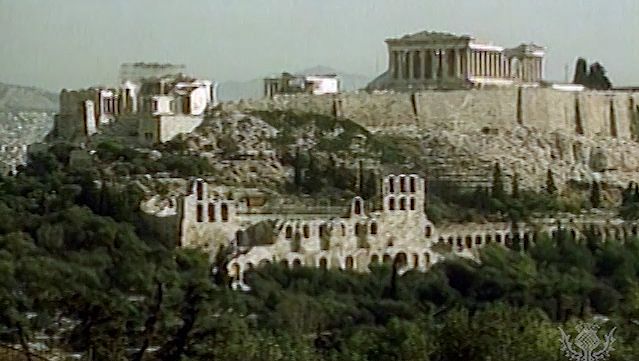 Explore the ancient cultural heritage of Athens, centring on the temple ruins on the Acropolis