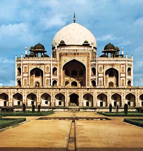 Delhi: tomb of Humāyūn