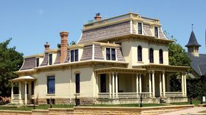 Mankato: Hubbard House