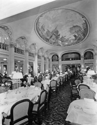 first-class dining room on the Leviathan