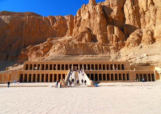 Dayr al-Baḥrī: temple of Hatshepsut