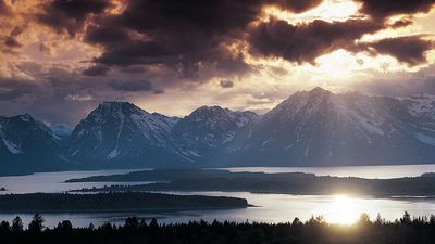 Jackson (Wyoming, United States). Jackson Lake (also called Jackson Hole), southern end of the Teton Range (the Grand Tetons), Grand Teton National Park, Wyoming, USA