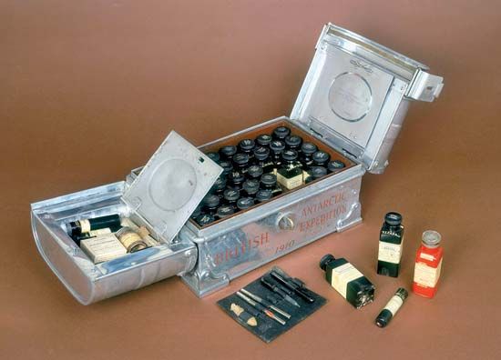 Scott, Robert Falcon: medicine chest