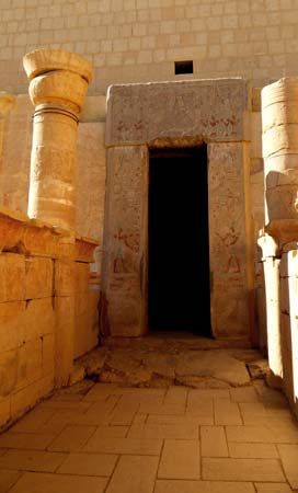 Dayr al-Baḥrī: temple of Hatshepsut