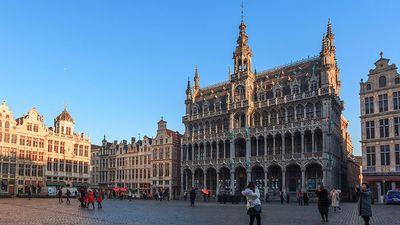 Grand Place Grote Markt with Town Hall Hotel de Ville and Maison du Roi King`s House or Breadhouse in Brussels. Travel