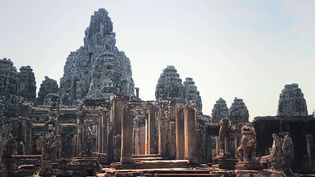 Explore the incredible landscape, temples, and culture of Angkor Wat and Phnom Penh, Cambodia