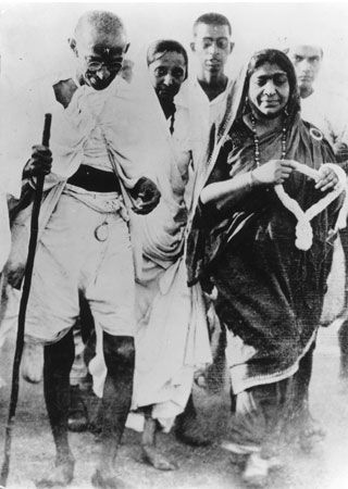 Photo of Gandhi and Sarojini Naidu on the Salt March