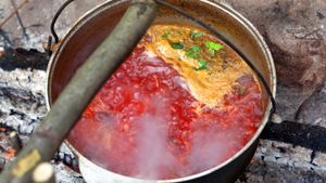 How to make traditional Ukrainian borscht