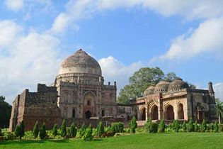 Delhi: Bara Gumbad