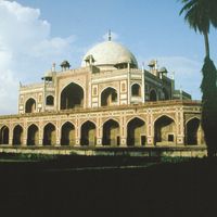 Delhi: Humāyūn's tomb