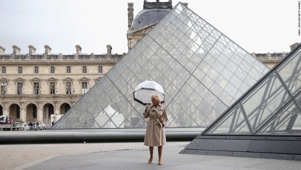 Camilla arrives at the Louvre Museum on May 28, 2013. 