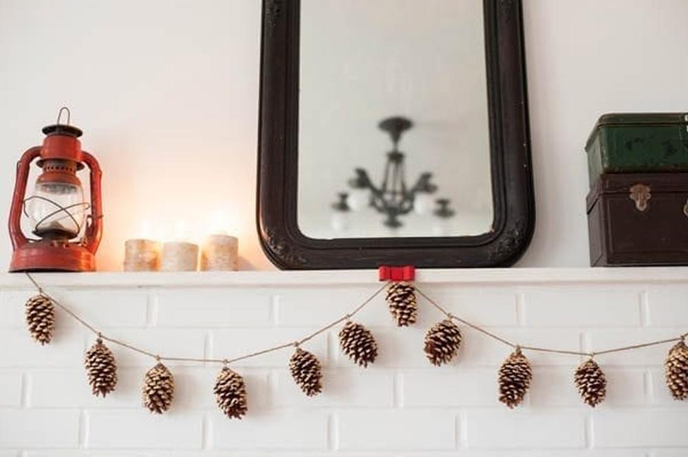 Diy gold leaf pine cone garland thanksgiving wall decor