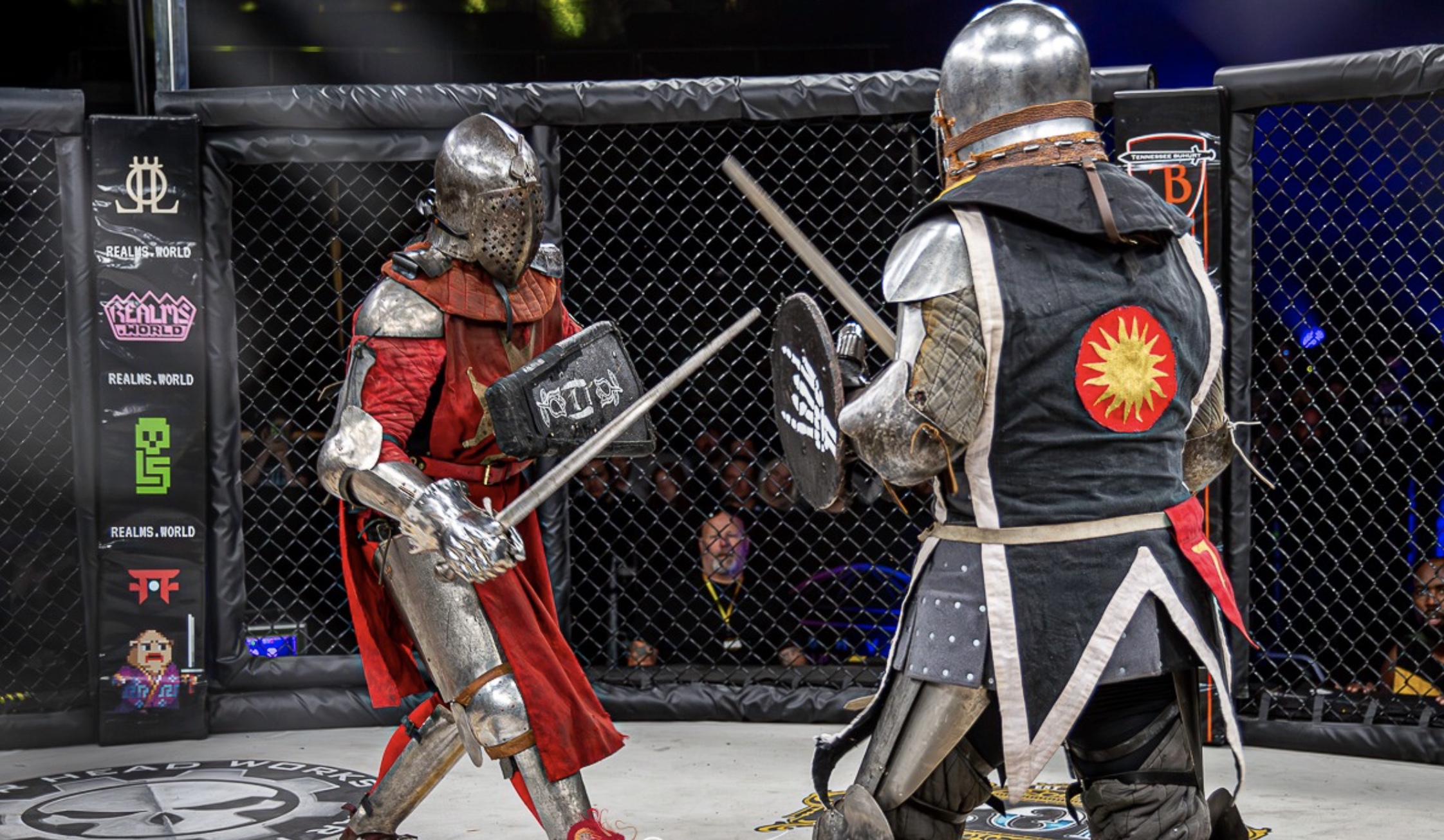 33 Painful Pics from Medieval Cage Fights