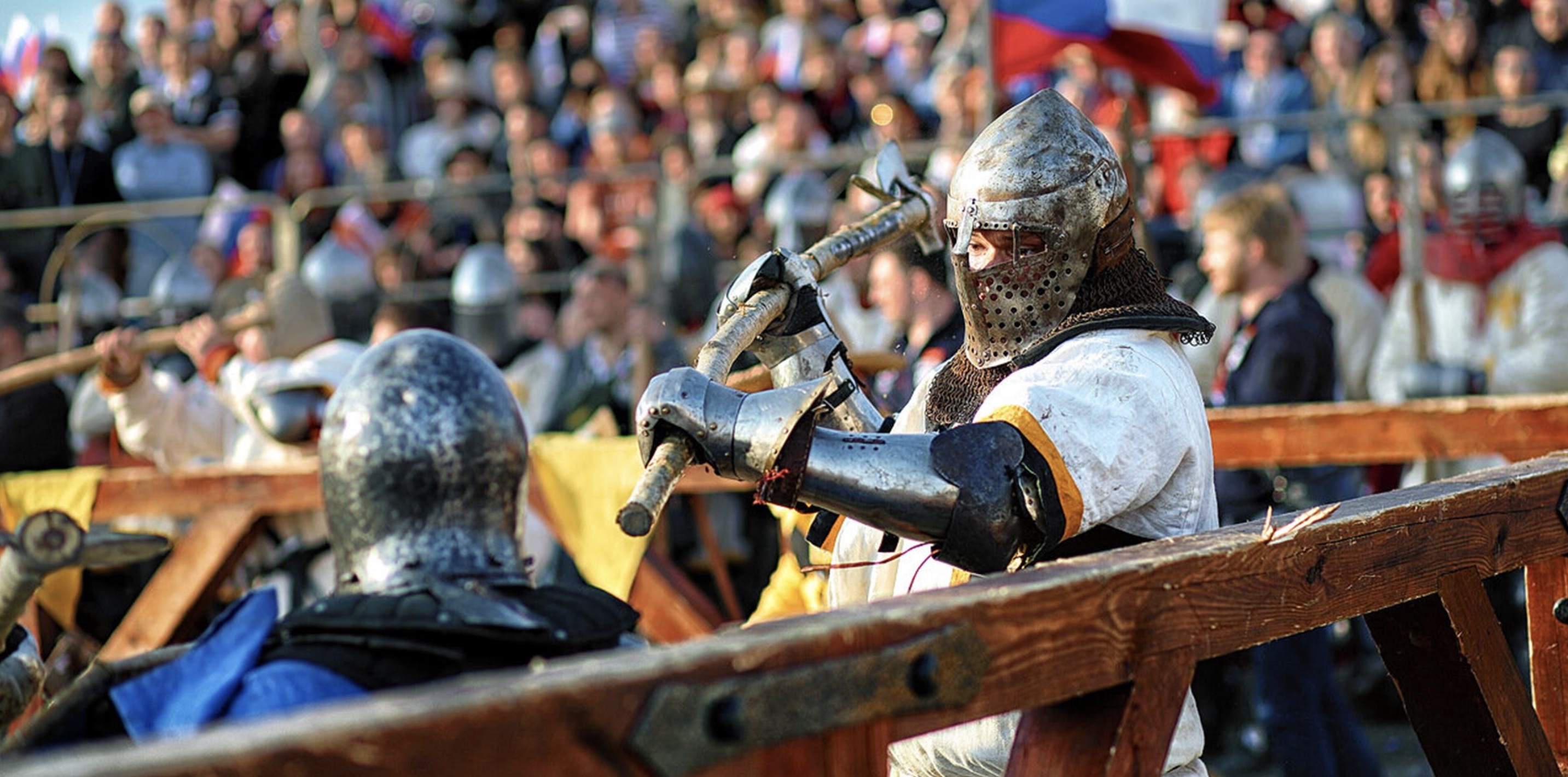 33 Painful Pics from Medieval Cage Fights