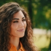 "Amazing": In rood gehulde Yolanthe Cabau en haar zus Marina steken je ogen uit