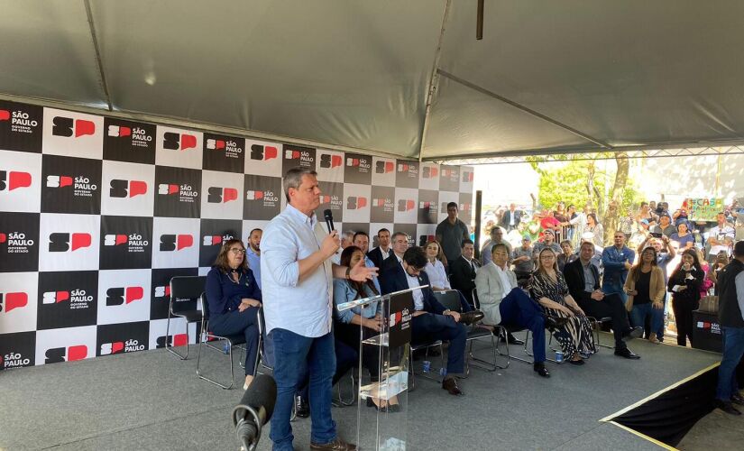 O governador de São Paulo, Tarcísio de Freitas (Republicanos) visitou a cidade de Taboão da Serra, na grande São Paulo, nesta segunda-feira (10)