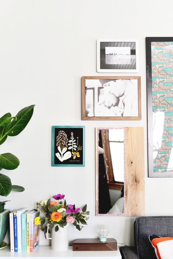 Simple wooden frame for your mirror