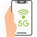 5 G、携帯電話を持つ手、gネットワーク アイコン