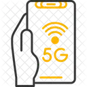 5 G、携帯電話を持つ手、gネットワーク アイコン