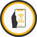 5 G、携帯電話を持つ手、gネットワーク アイコン