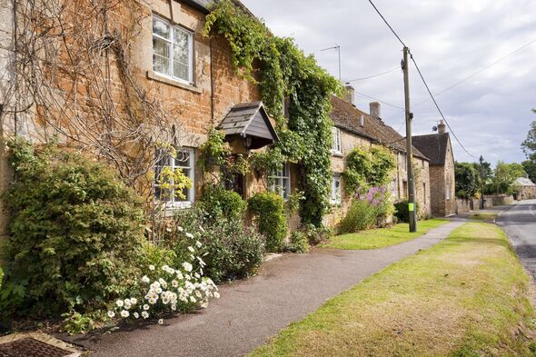 Kingham terraced cottages