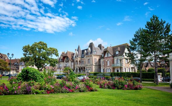 seaside resort queen elizabeth ii france le touquet spt 