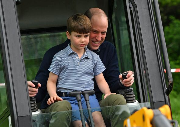 Prince William and Prince Louis sit on digger