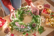 dragons den sara davies Christmas wreath