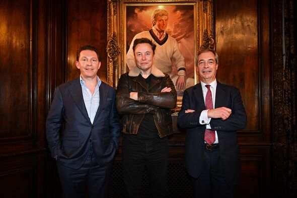 Nigel Farage meets Elon Musk at Mar a Lago