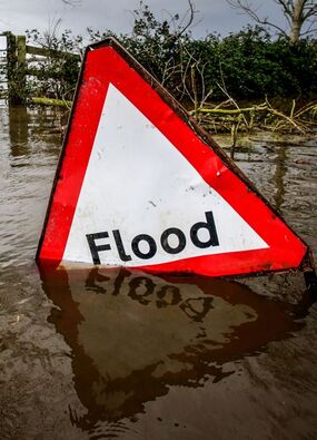 uk flood warnings full list met office rain forecast