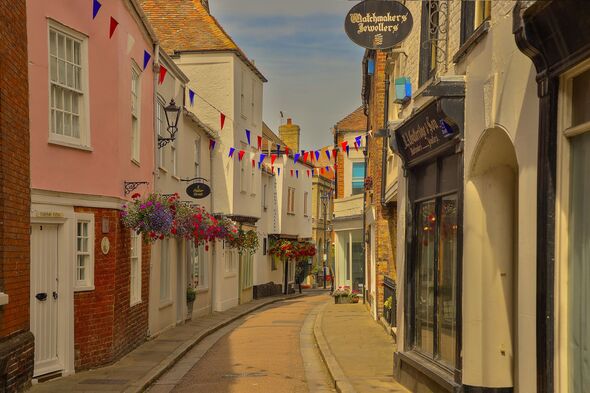 unspoilt medieval town sandwich Kent exclusive