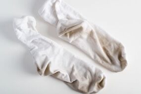 how to whiten remove stains socks