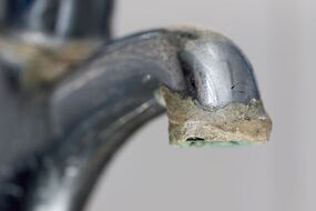 how to remove limescale sink white vinegar